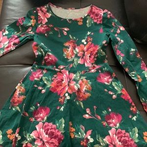 Girls dress. Never worn. Size 14